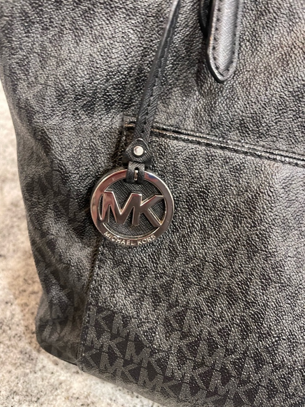Michael Kors Black/Gray Signature Tote with MK Charm - Picture 3 of 6